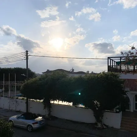 Lägenhet Spacious Studio - Short Walk From Nissi Beach! *