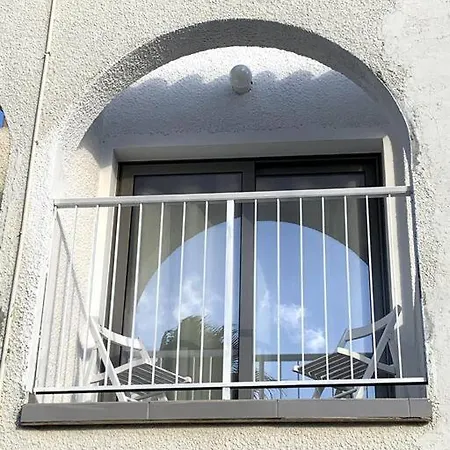 Spacious Studio - Short Walk From Nissi Beach!